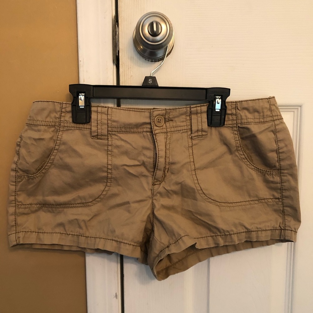 OP size 7 khaki women’s shorts